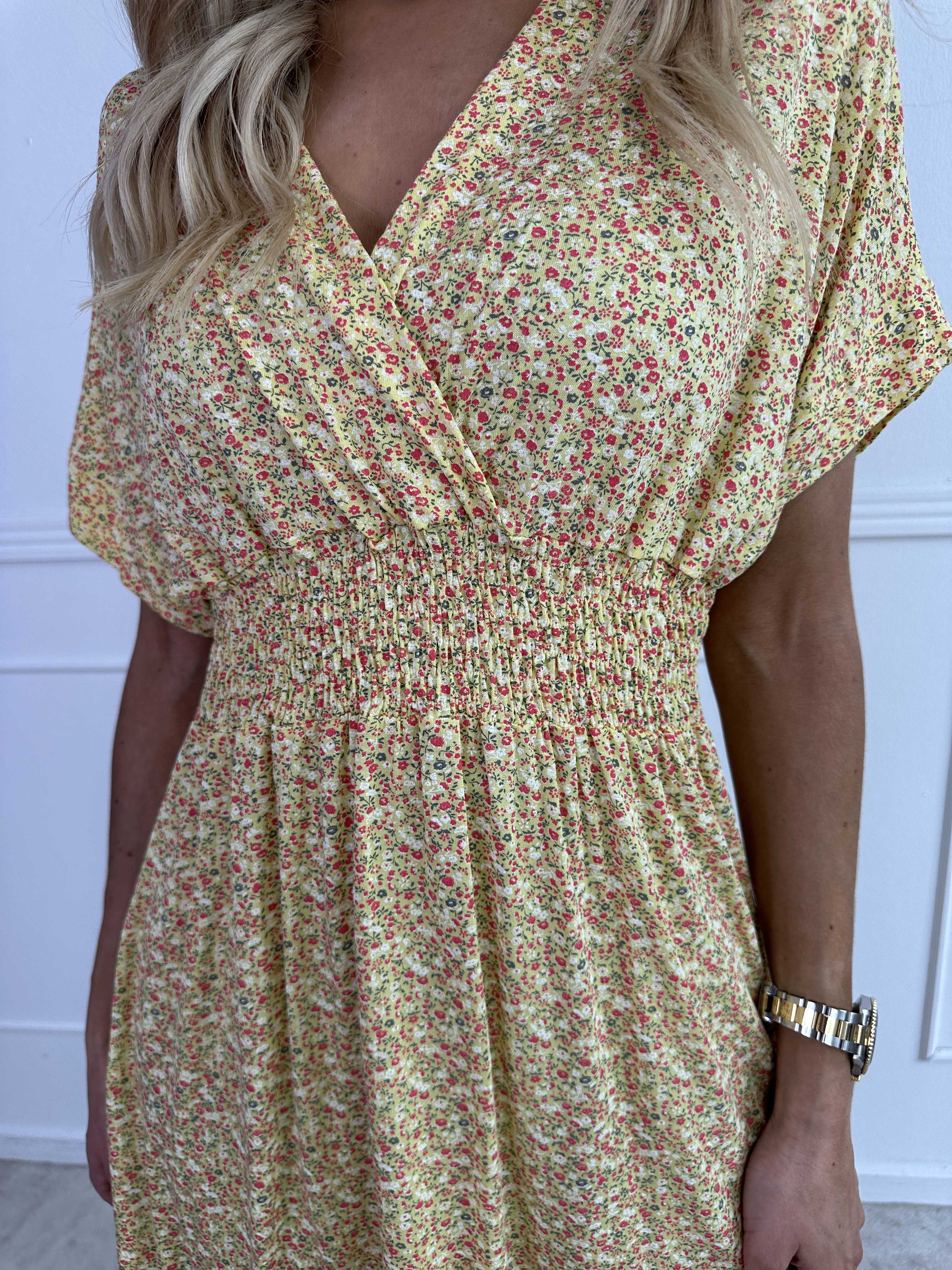 Maryam - Sød kjole i blød viskose med blomsterprint